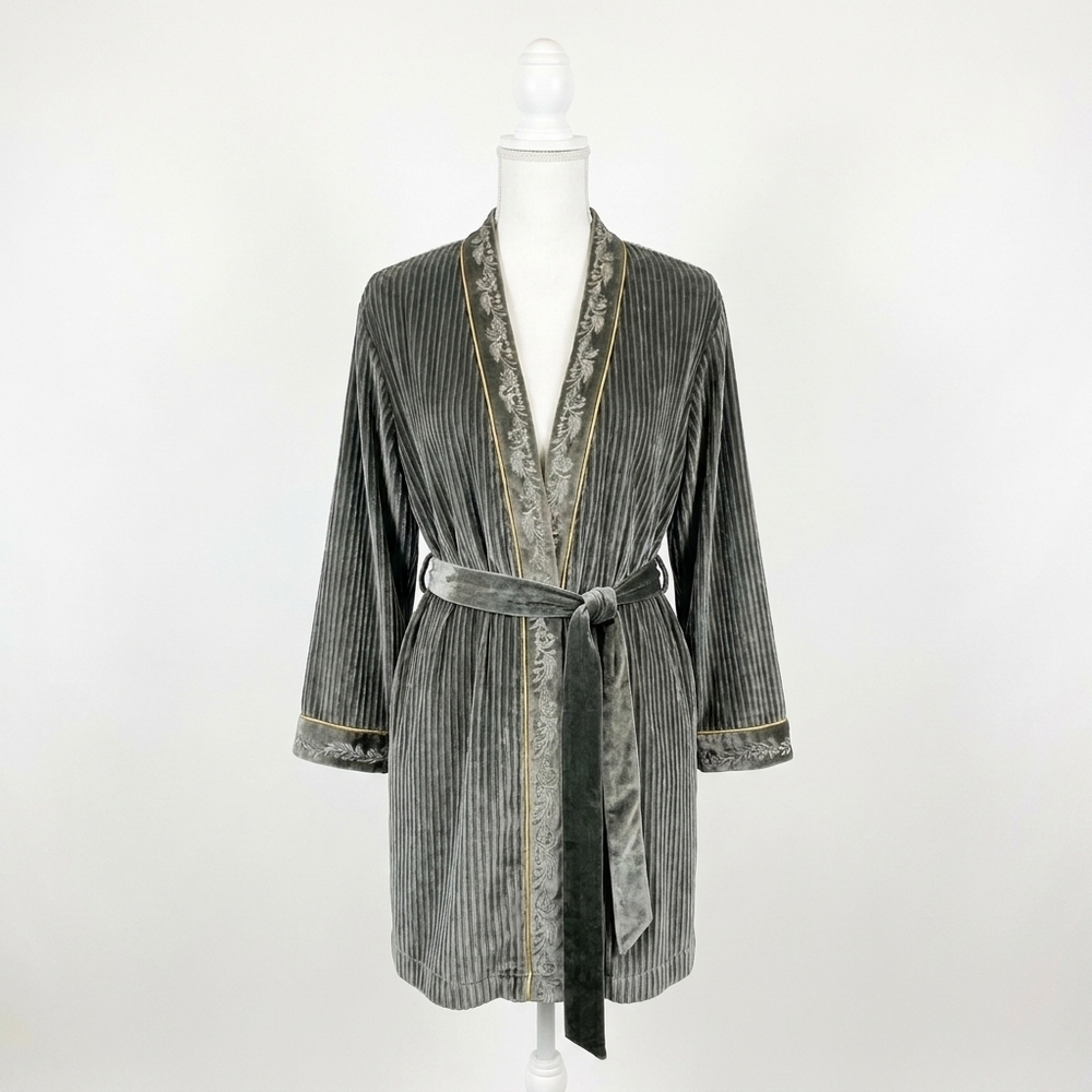 NEW POL embroidered pleated kimono robe in silver gray